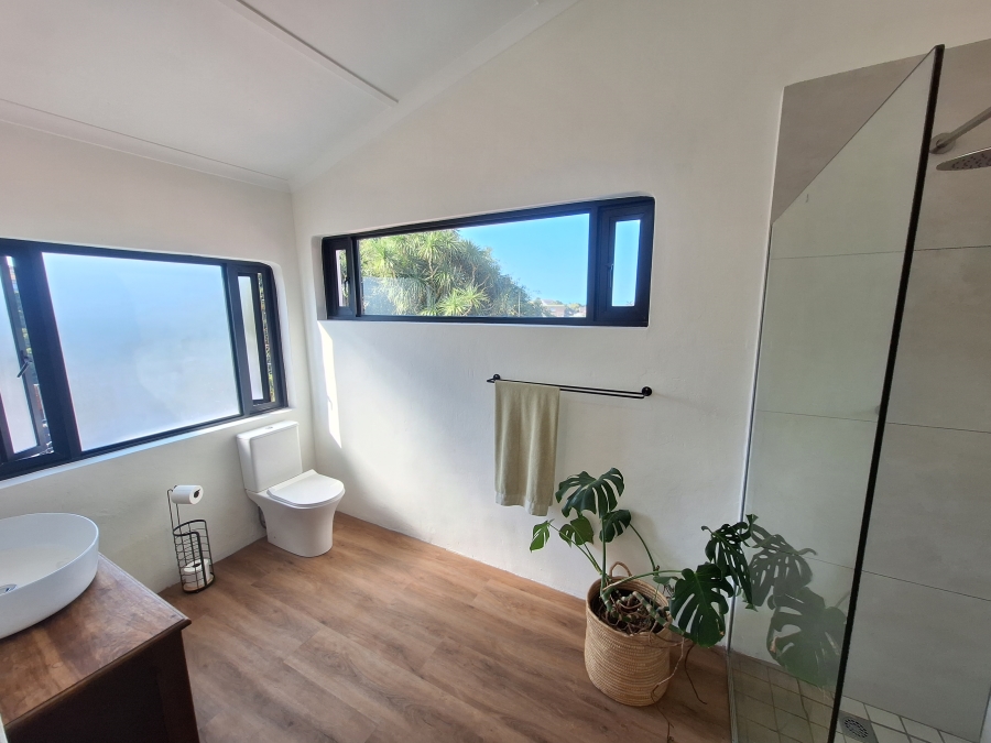 4 Bedroom Property for Sale in Wavecrest Eastern Cape